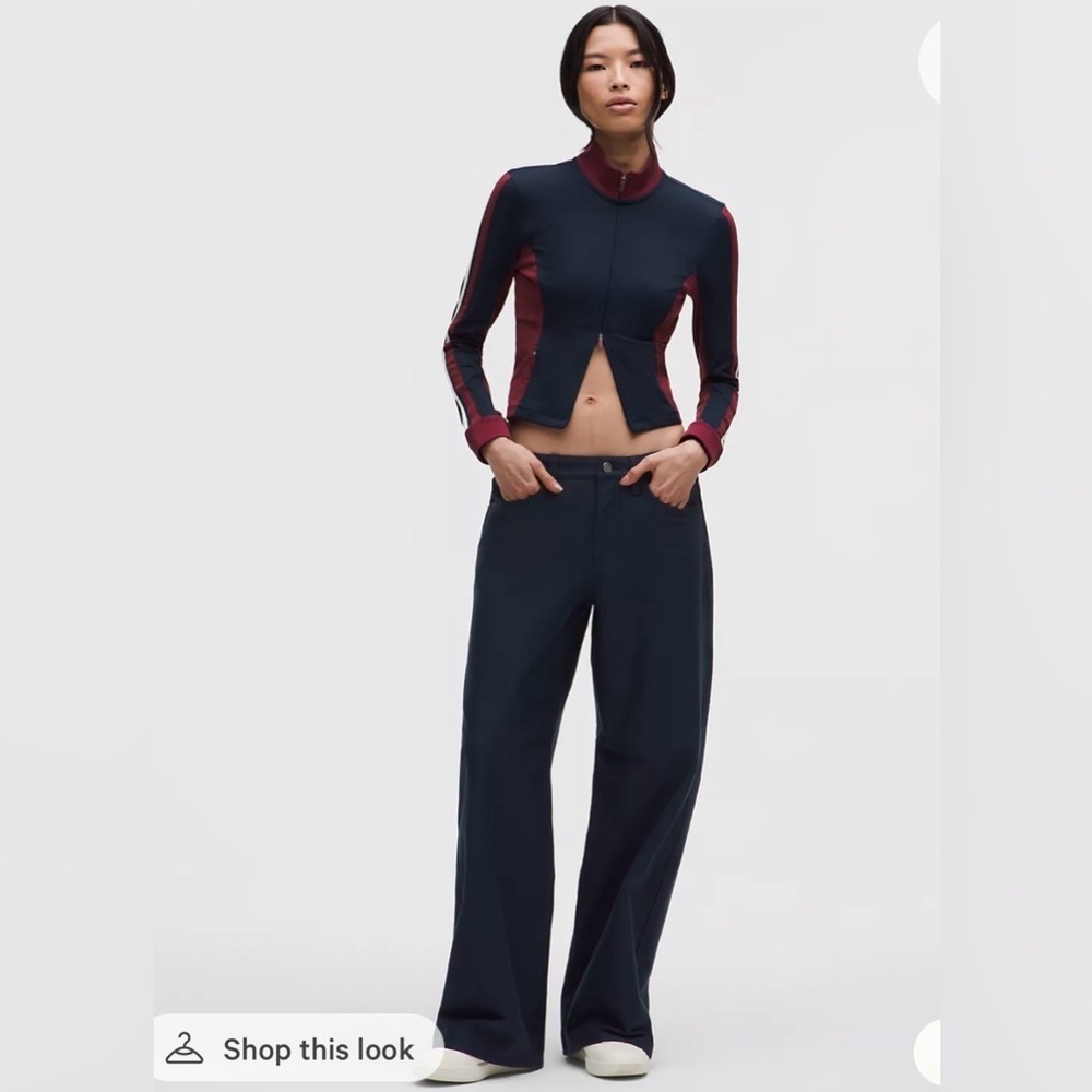 EasyFive Low-Rise Classic Wide-Leg Pant
Regular Lululemon